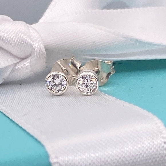 Cubic Zirconia CZ  stud earrings 1/4 carat twt sterling 925 NWOT - Picture 1 of 3